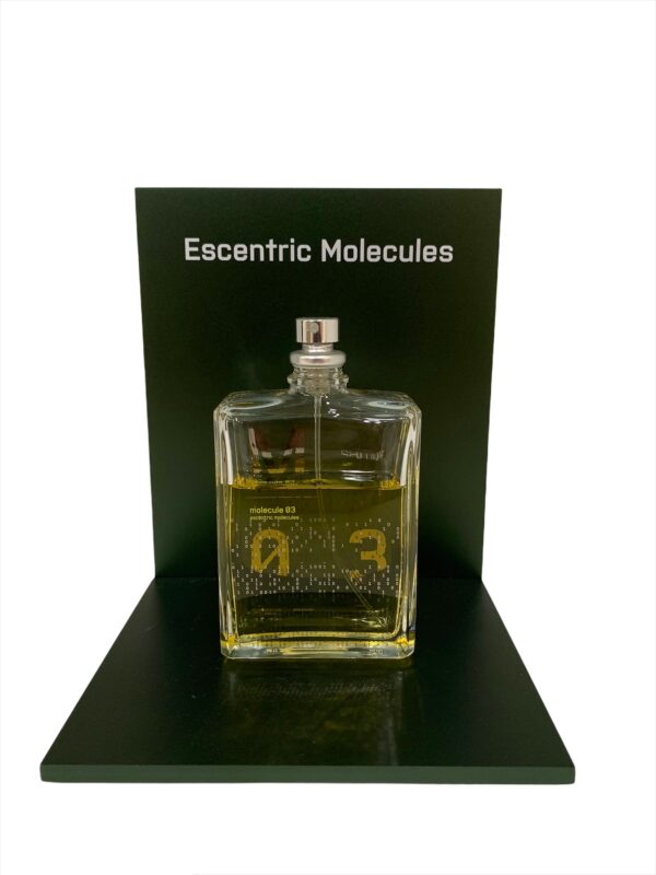 MOLECULE 03