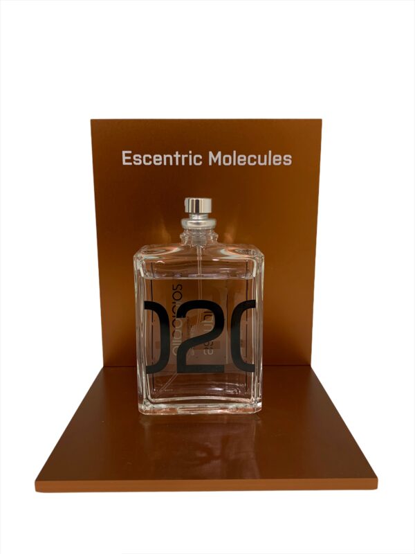 MOLECULE 02