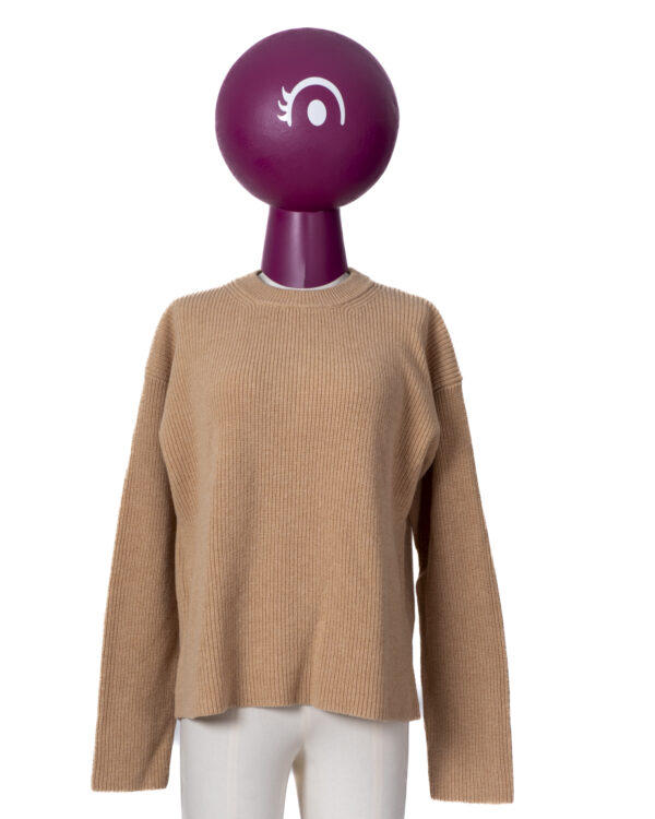 Peacan neck pullover