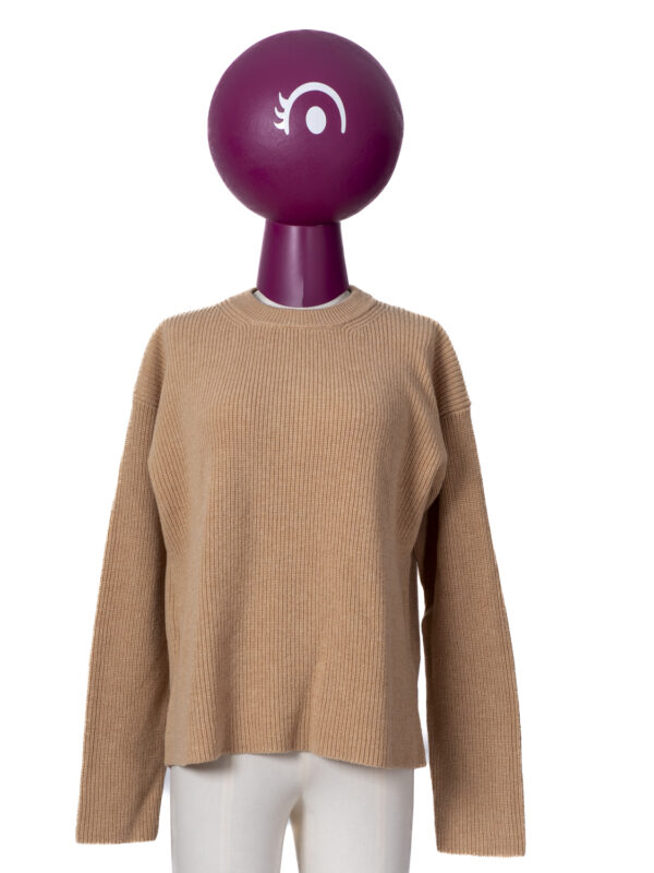 Peacan neck pullover